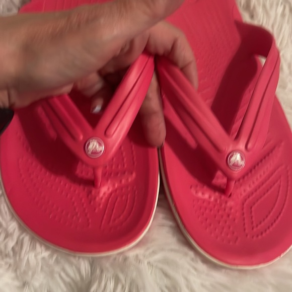 Women’s crocs hot pink men’s size 7 - Picture 12 of 12